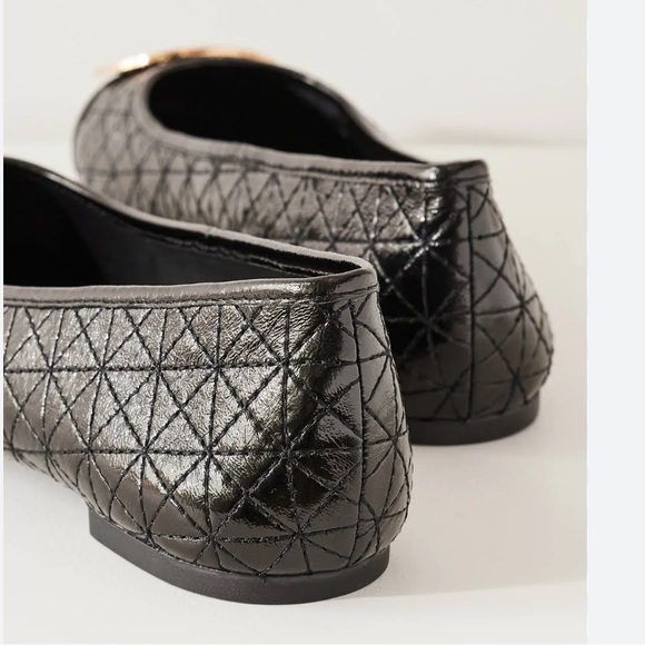 Tory Burch Claire Quilted Ballet Flat 
$258 Sz 8.5
Perfect Black / Gold / Silver - Picture 5 of 17
